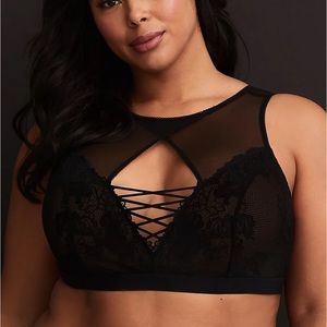 TORRID BLACK MESH & LACE KEYHOLE BRALETTE- 2X